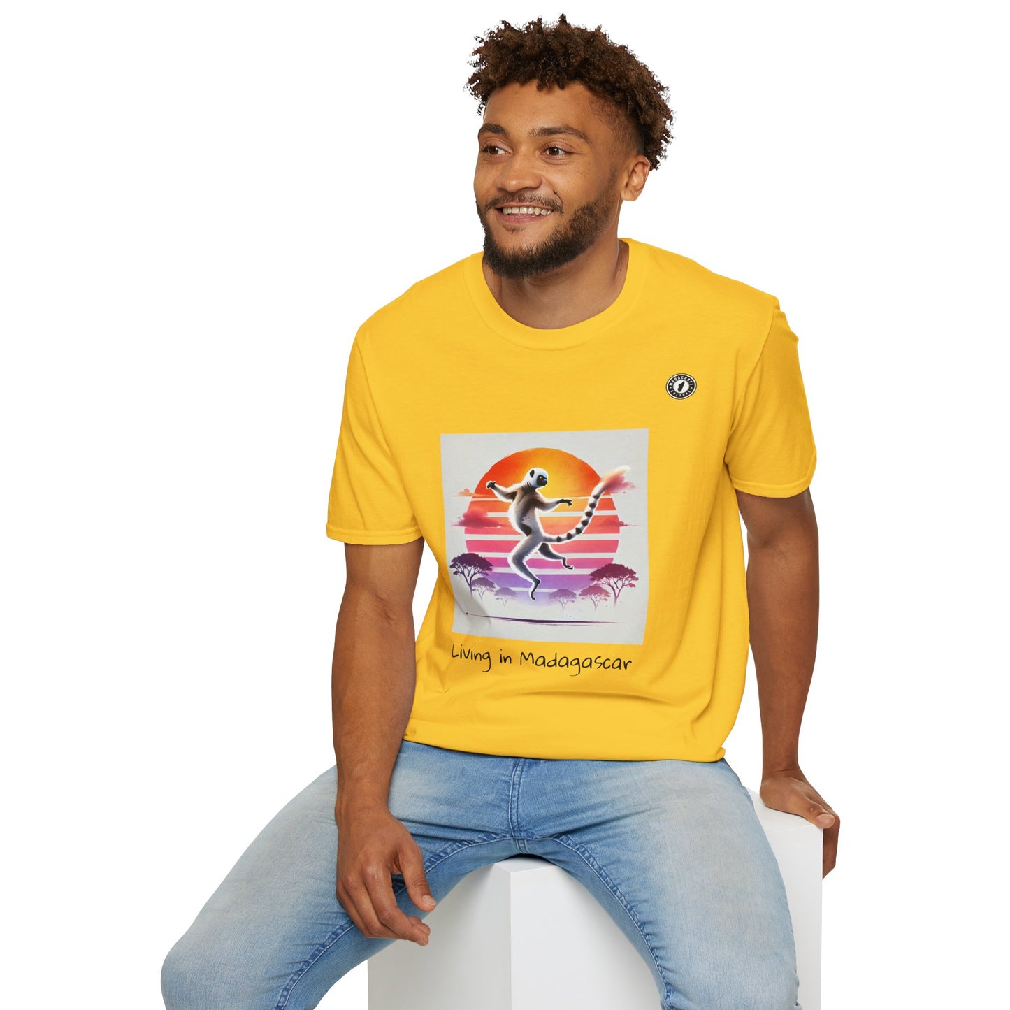 T-Shirt Maki Sifaka Sunset – L’Esprit Libre de Madagascar