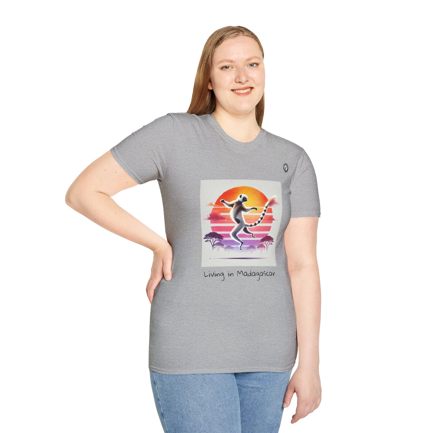 T-Shirt Maki Sifaka Sunset – L’Esprit Libre de Madagascar