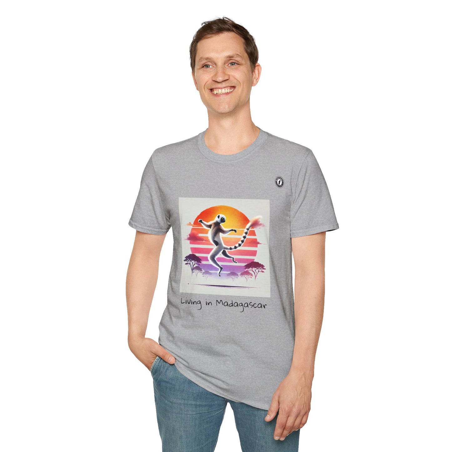 T-Shirt Maki Sifaka Sunset – L’Esprit Libre de Madagascar
