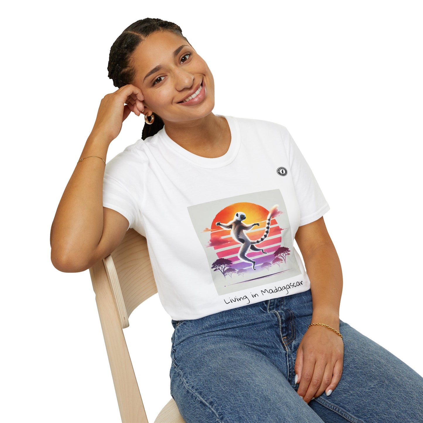 T-Shirt Maki Sifaka Sunset – L’Esprit Libre de Madagascar