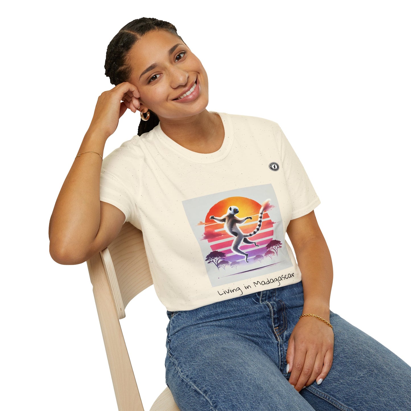T-Shirt Maki Sifaka Sunset – L’Esprit Libre de Madagascar