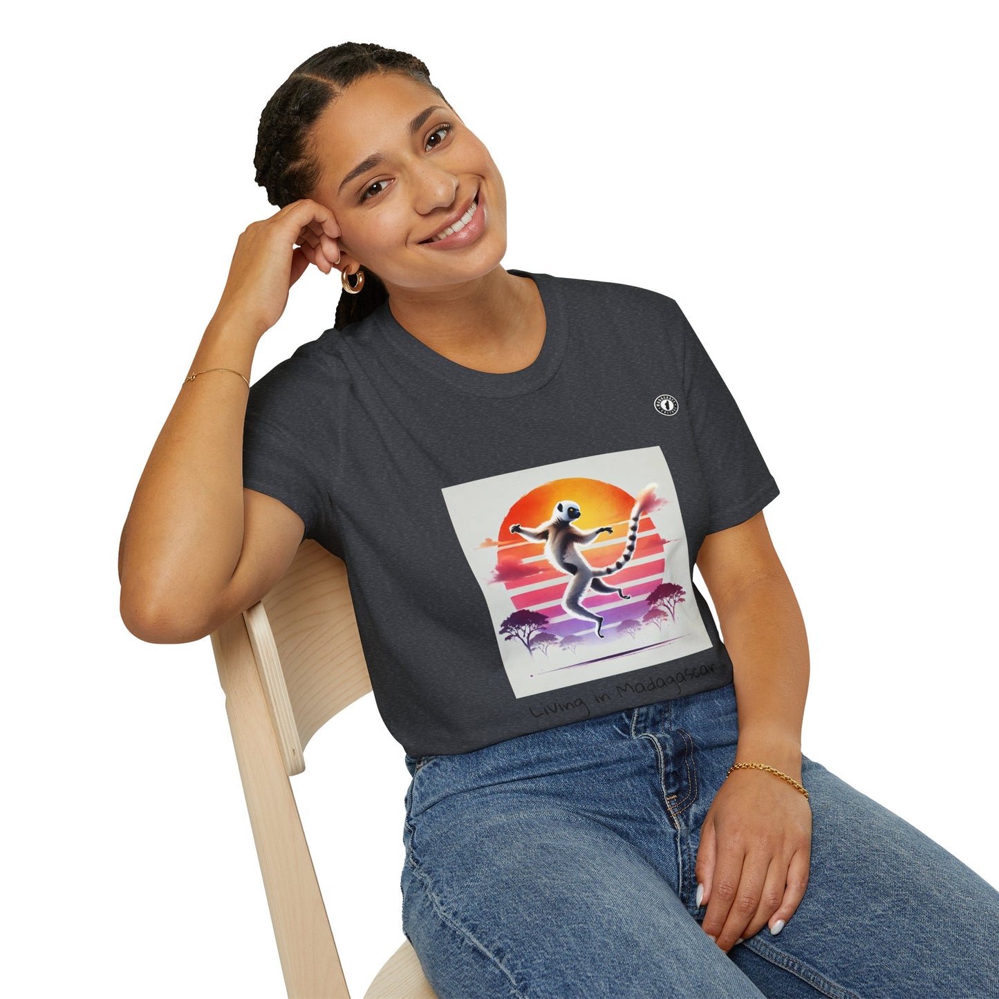 T-Shirt Maki Sifaka Sunset – L’Esprit Libre de Madagascar