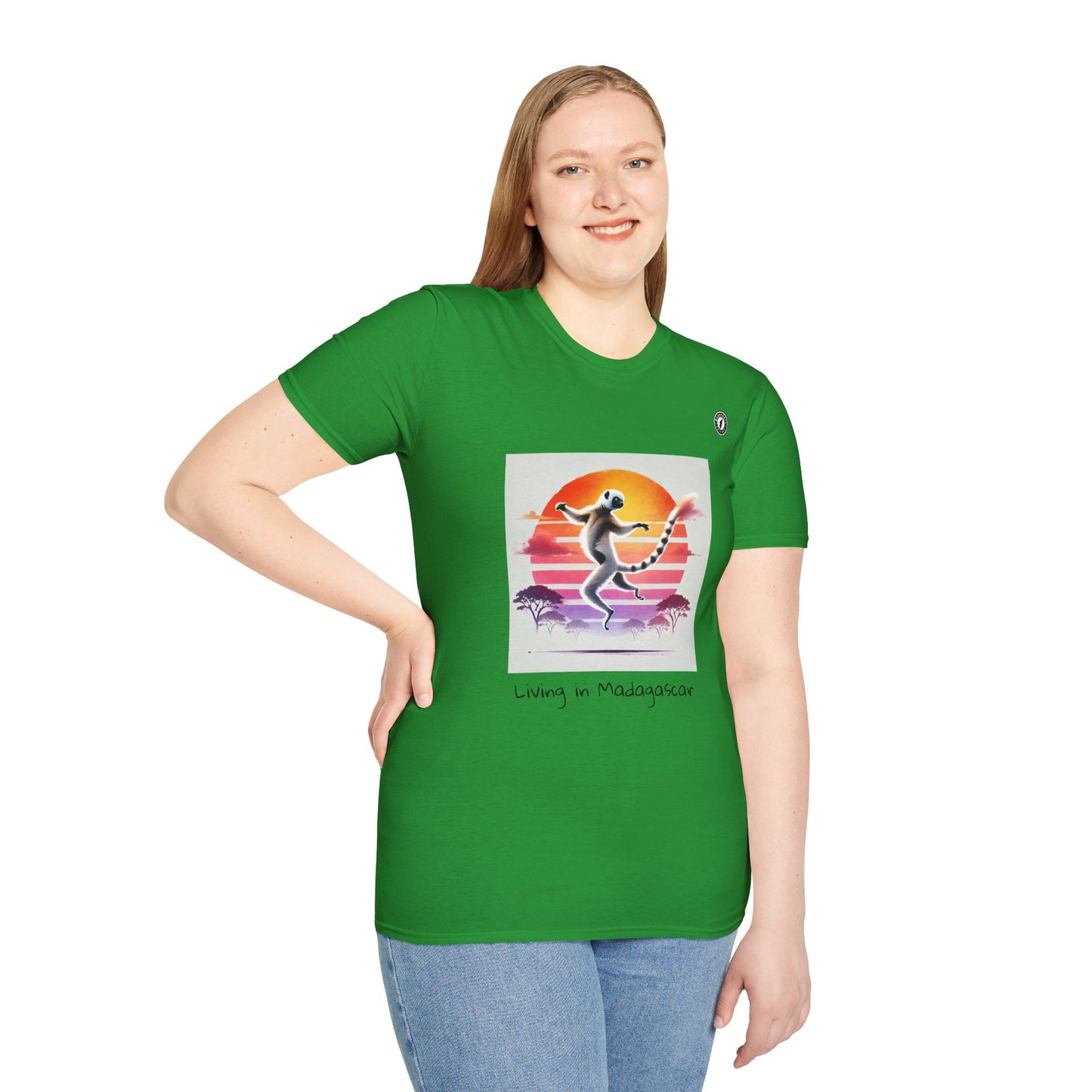 T-Shirt Maki Sifaka Sunset – L’Esprit Libre de Madagascar