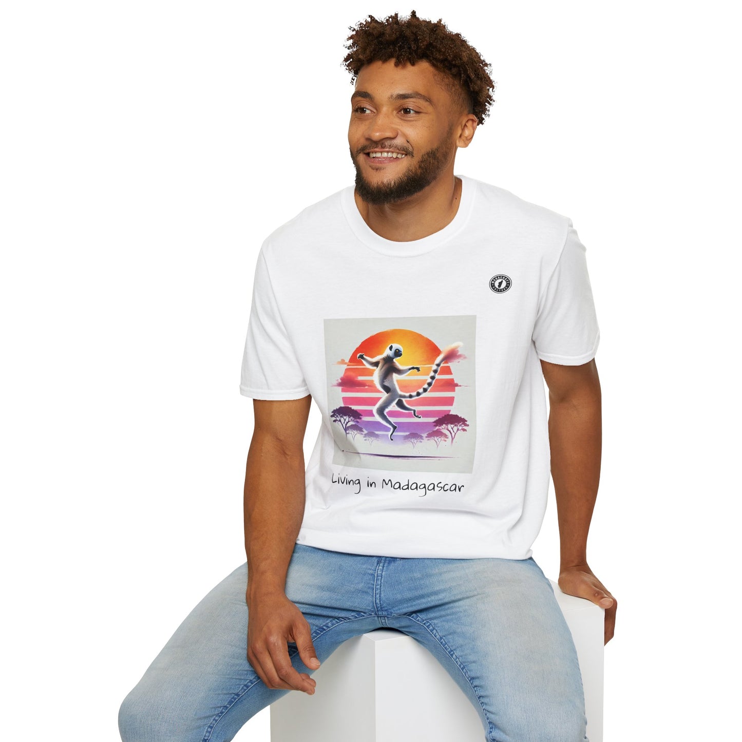 T-Shirt Maki Sifaka Sunset – L’Esprit Libre de Madagascar