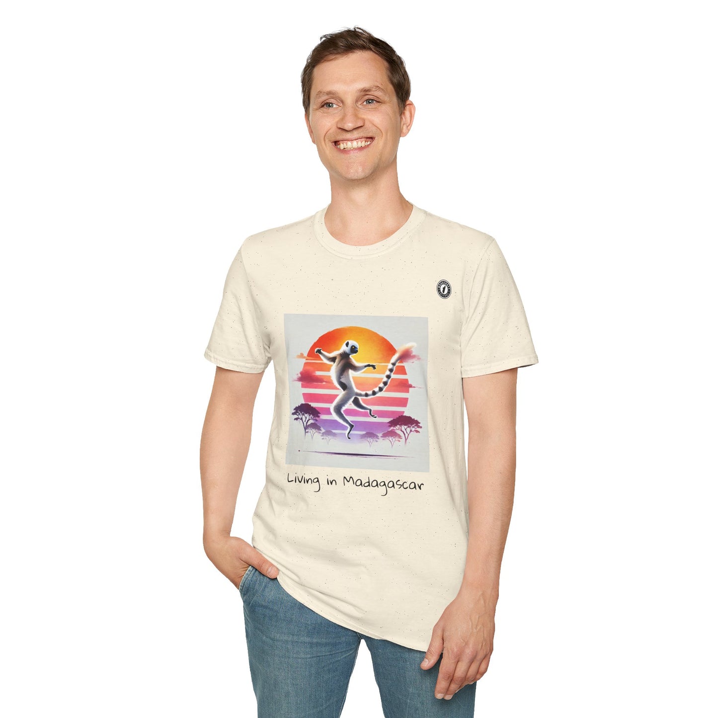 T-Shirt Maki Sifaka Sunset – L’Esprit Libre de Madagascar