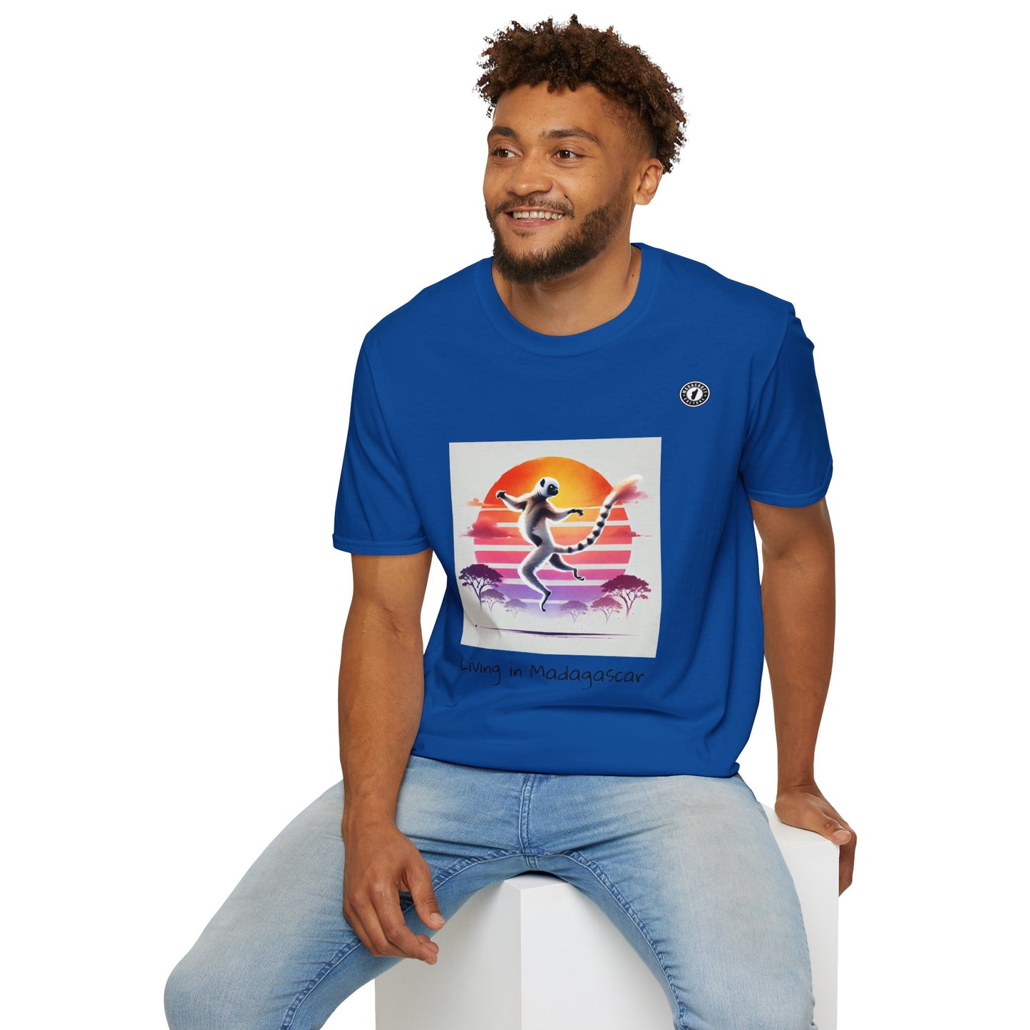 T-Shirt Maki Sifaka Sunset – L’Esprit Libre de Madagascar
