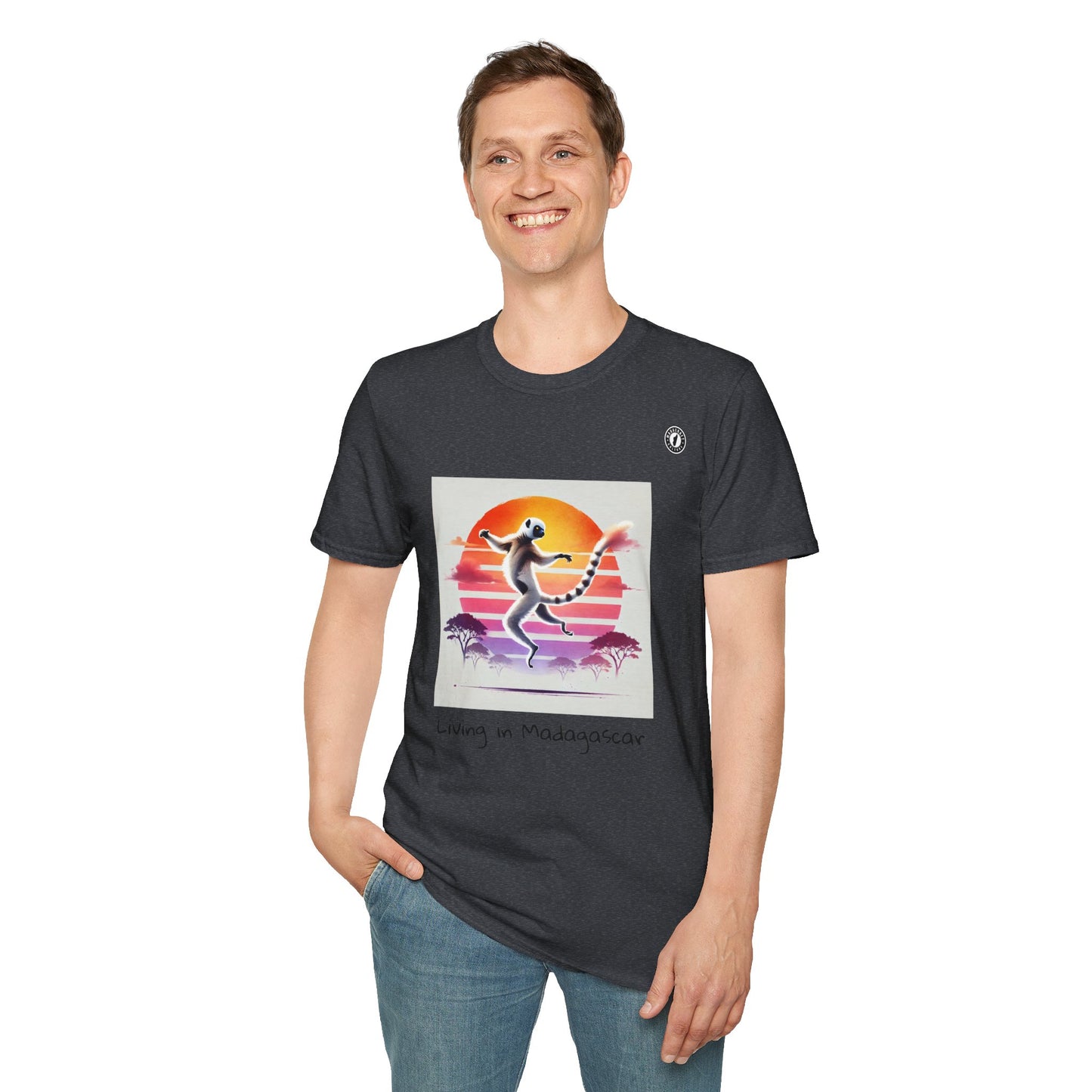 T-Shirt Maki Sifaka Sunset – L’Esprit Libre de Madagascar