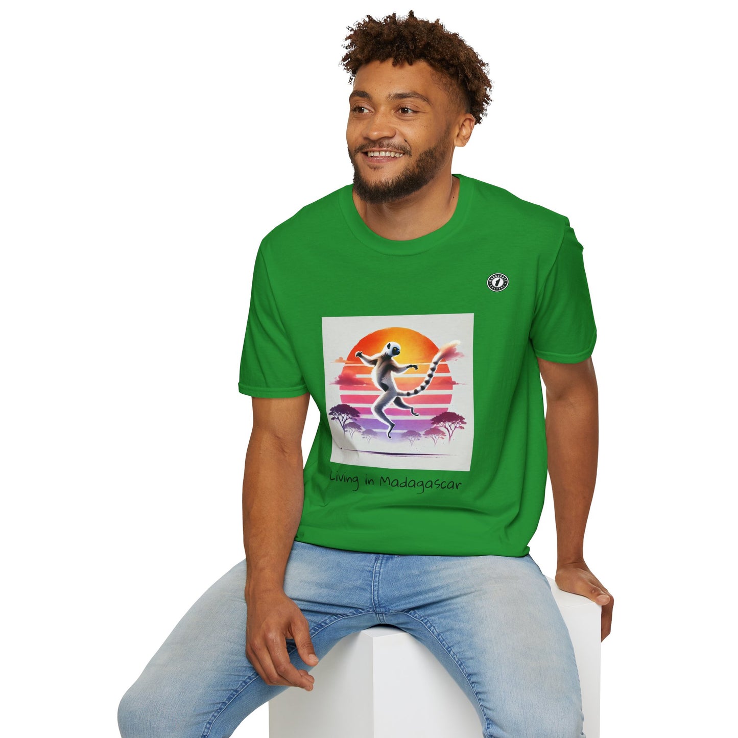 T-Shirt Maki Sifaka Sunset – L’Esprit Libre de Madagascar