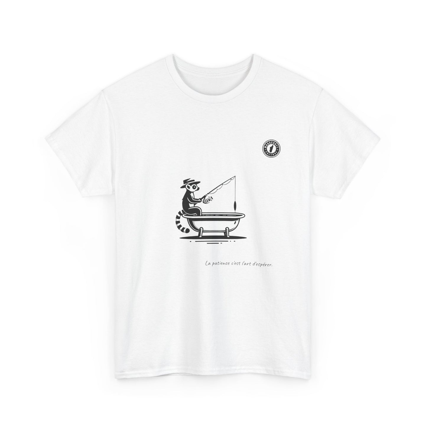 T-Shirt Lémurien Pêcheur – L’Art de la Patience 🎣