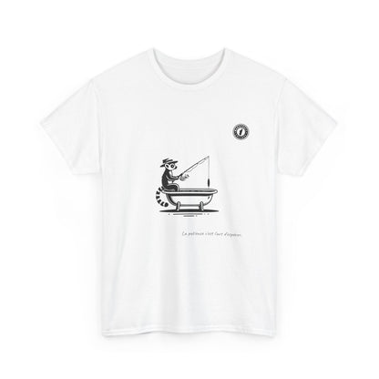 T-Shirt Lémurien Pêcheur – L’Art de la Patience 🎣