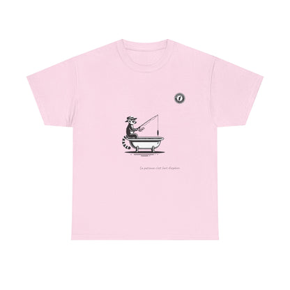 T-Shirt Lémurien Pêcheur – L’Art de la Patience 🎣
