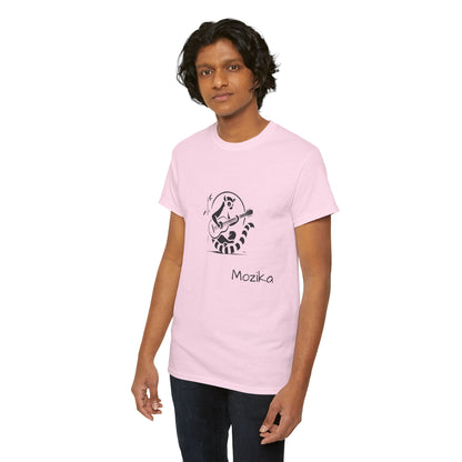 T-Shirt "Mozika" - Laissez-vous Envoûter par le Rythme Malgache