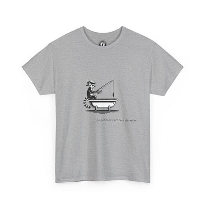 T-Shirt Lémurien Pêcheur – L’Art de la Patience