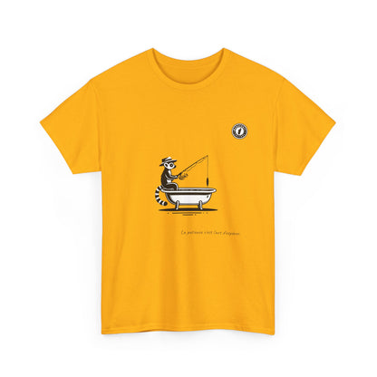 T-Shirt Lémurien Pêcheur – L’Art de la Patience 🎣