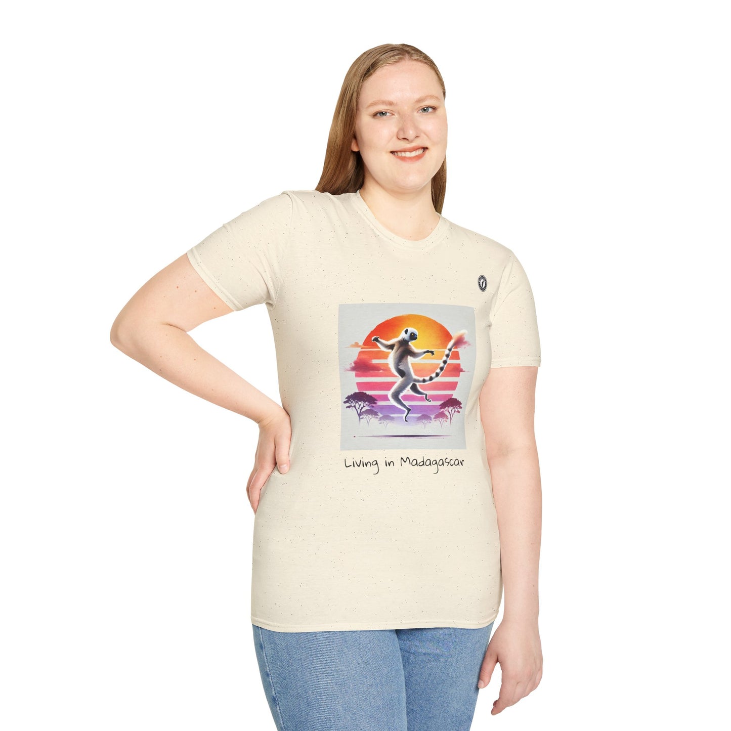 T-Shirt Maki Sifaka Sunset – L’Esprit Libre de Madagascar