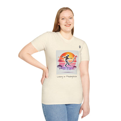 T-Shirt Maki Sifaka Sunset – L’Esprit Libre de Madagascar