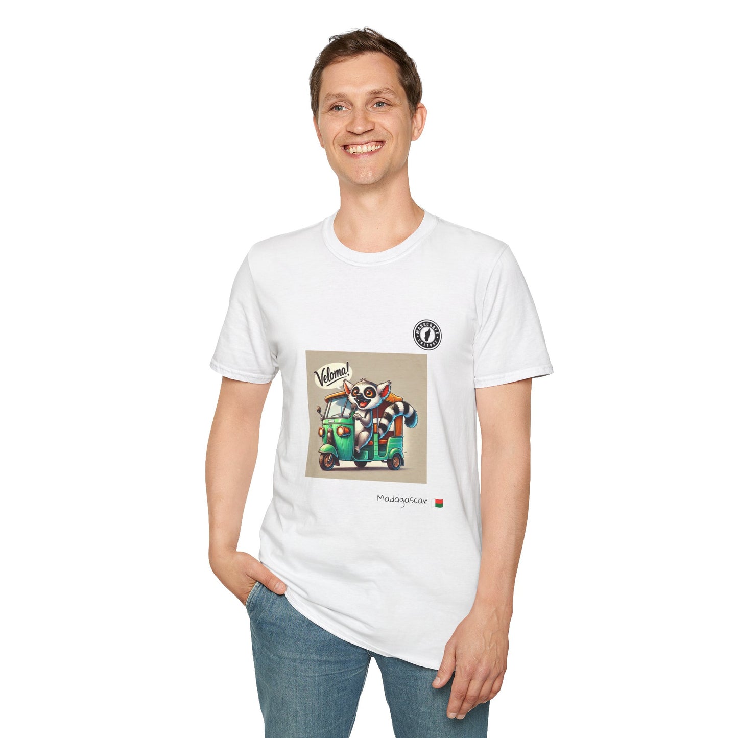 T-Shirt Unisex Maki Tuk-Tuk – Aventure Nocturne à Madagascar