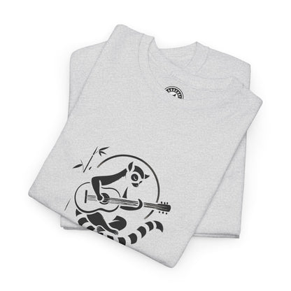 T-Shirt "Mozika" - Laissez-vous Envoûter par le Rythme Malgache