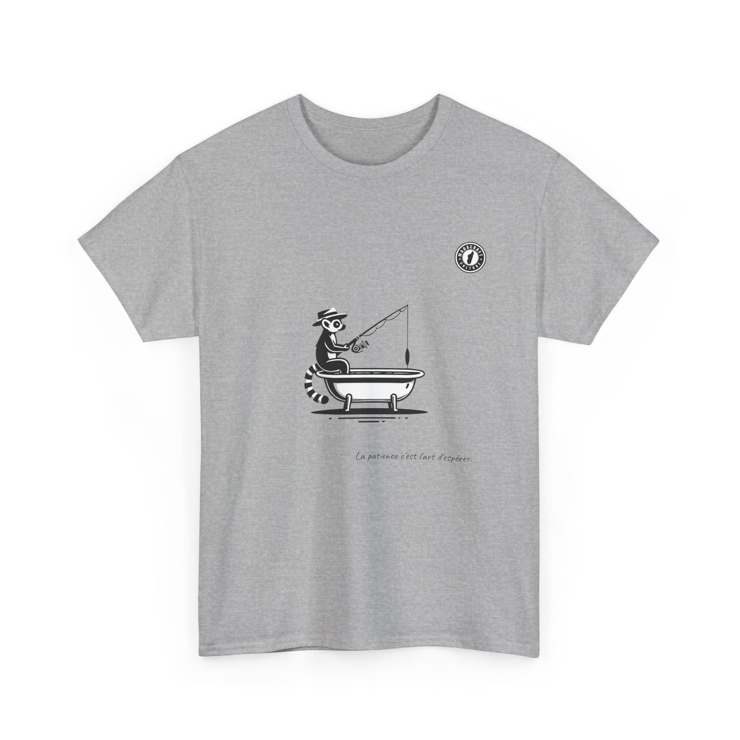 T-Shirt Lémurien Pêcheur – L’Art de la Patience 🎣
