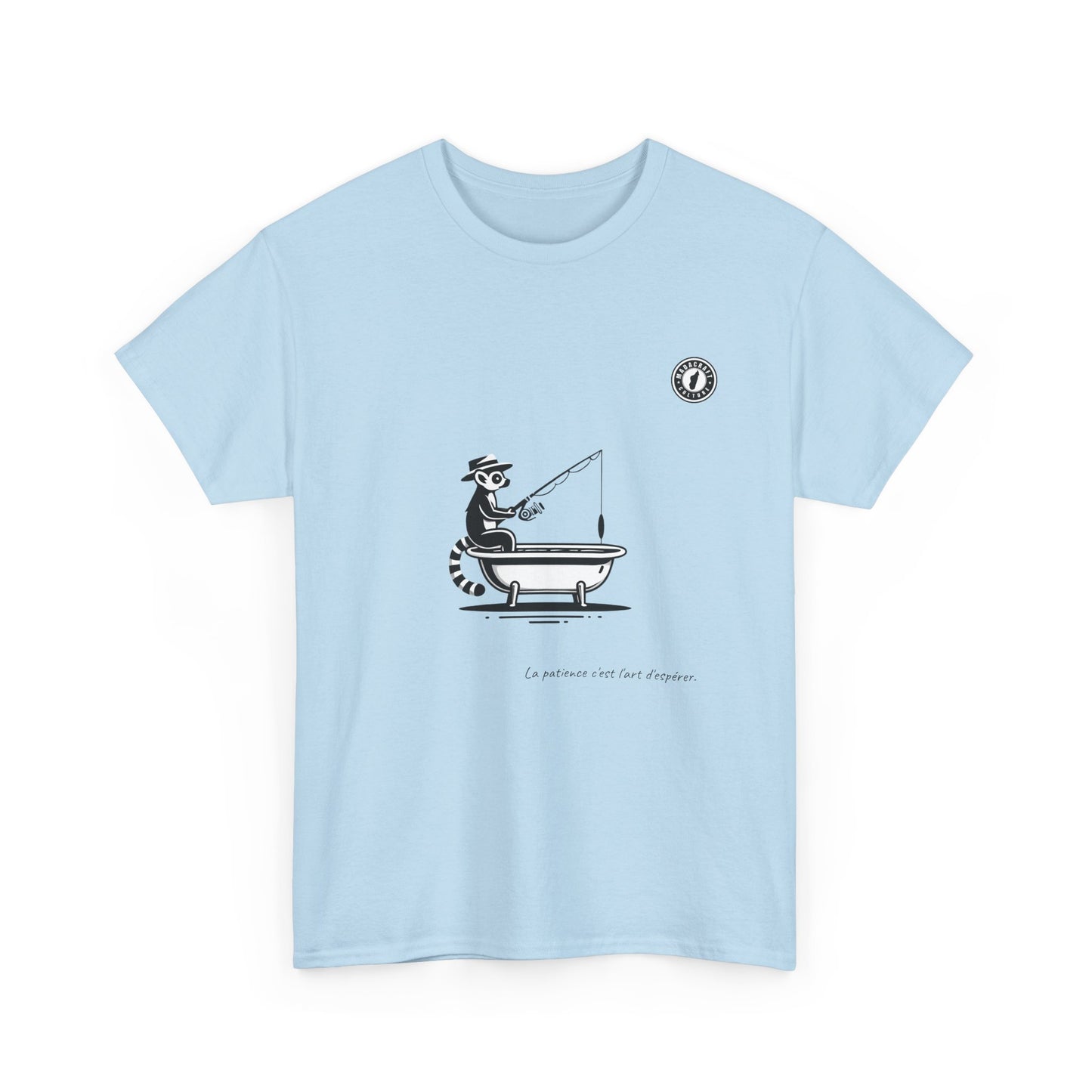 T-Shirt Lémurien Pêcheur – L’Art de la Patience 🎣
