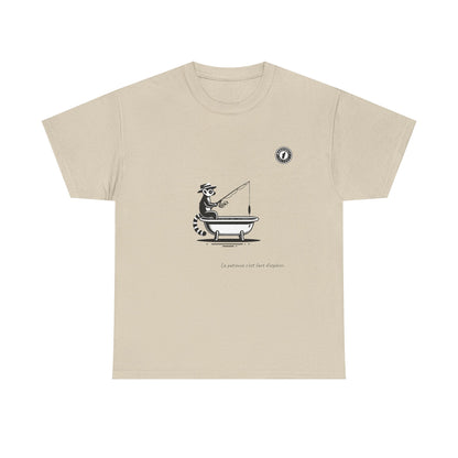 T-Shirt Lémurien Pêcheur – L’Art de la Patience 🎣