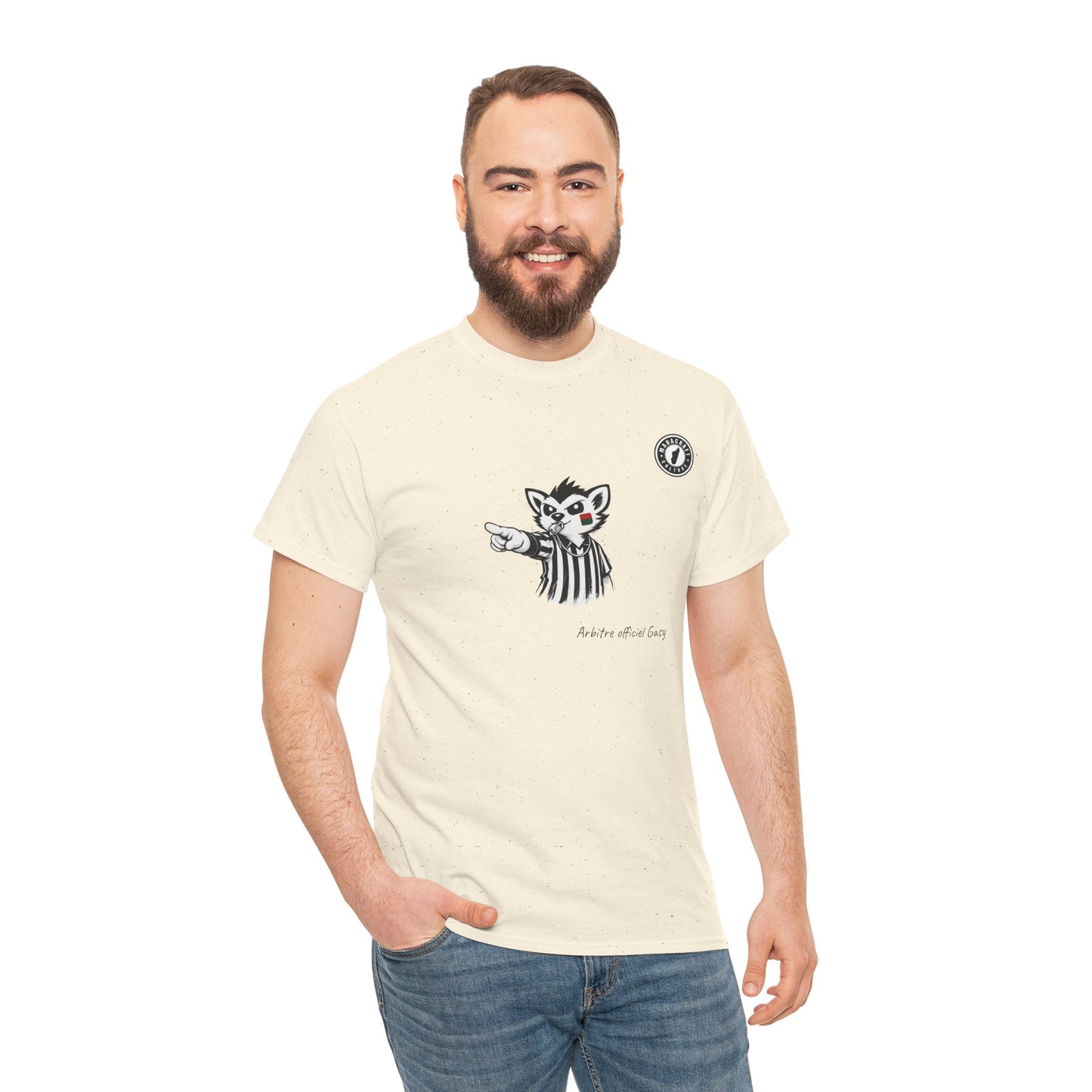 T-Shirt Arbitre Officiel Gasy – L’Autorité du Terrain Version Malagasy