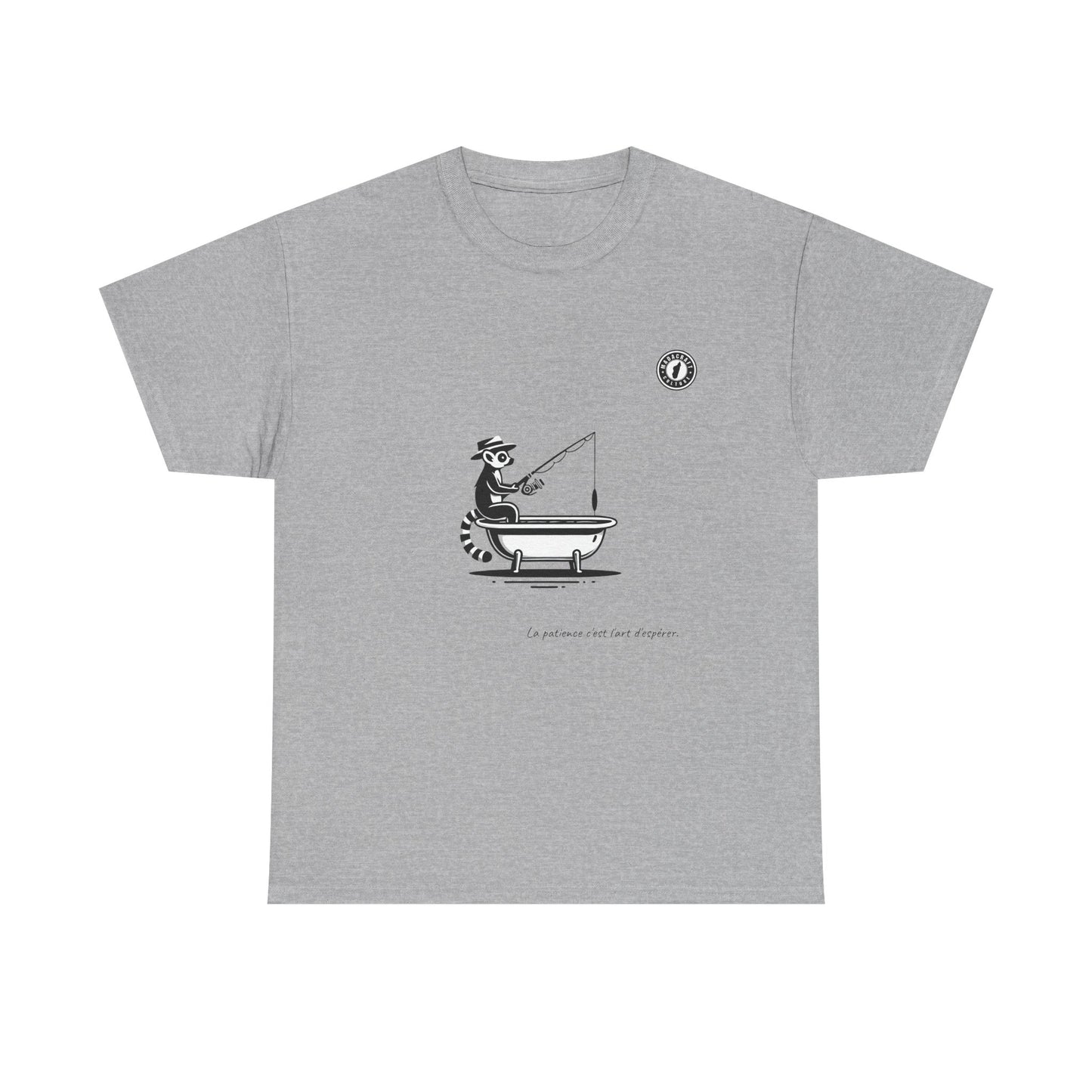 T-Shirt Lémurien Pêcheur – L’Art de la Patience 🎣