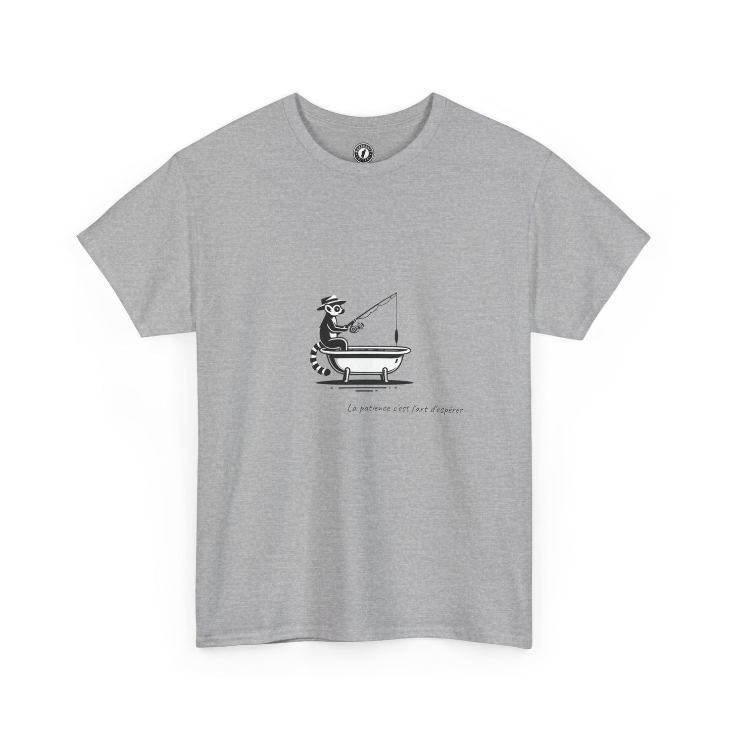 T-Shirt Lémurien Pêcheur – L’Art de la Patience