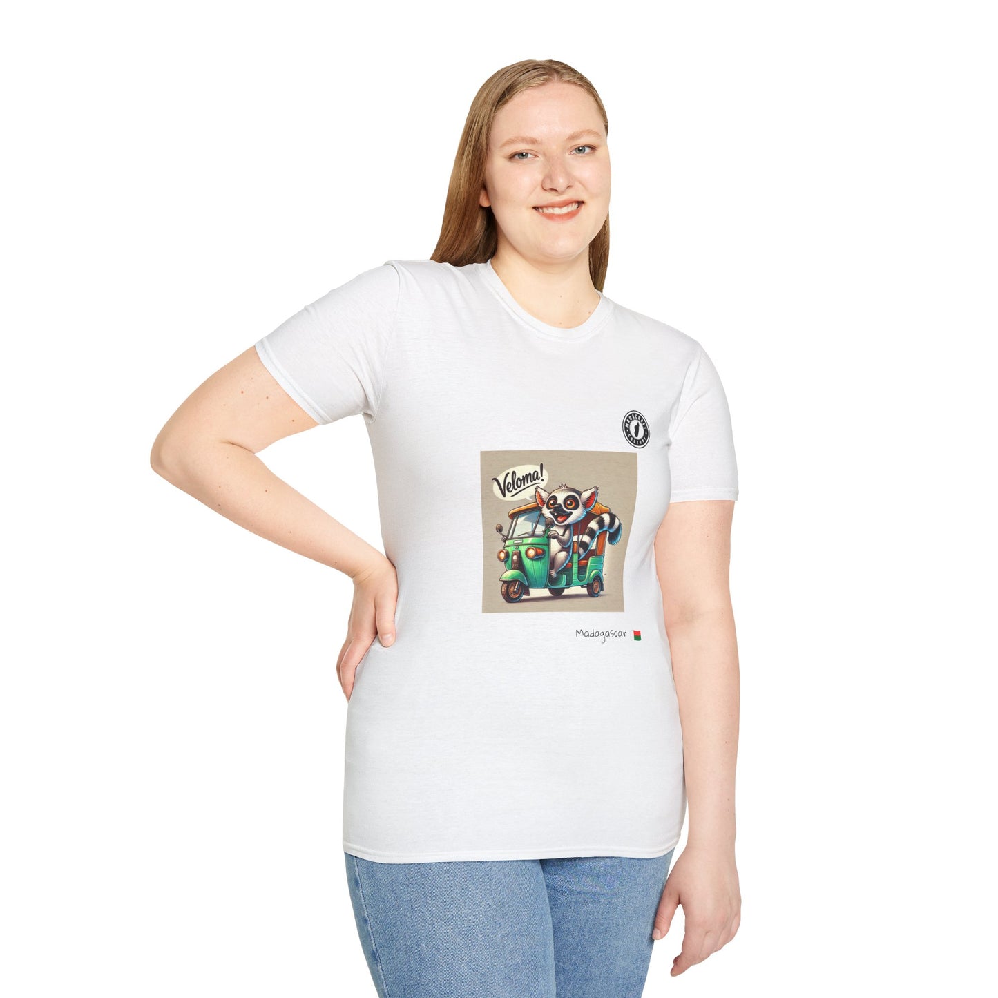 T-Shirt Unisex Maki Tuk-Tuk – Aventure Nocturne à Madagascar