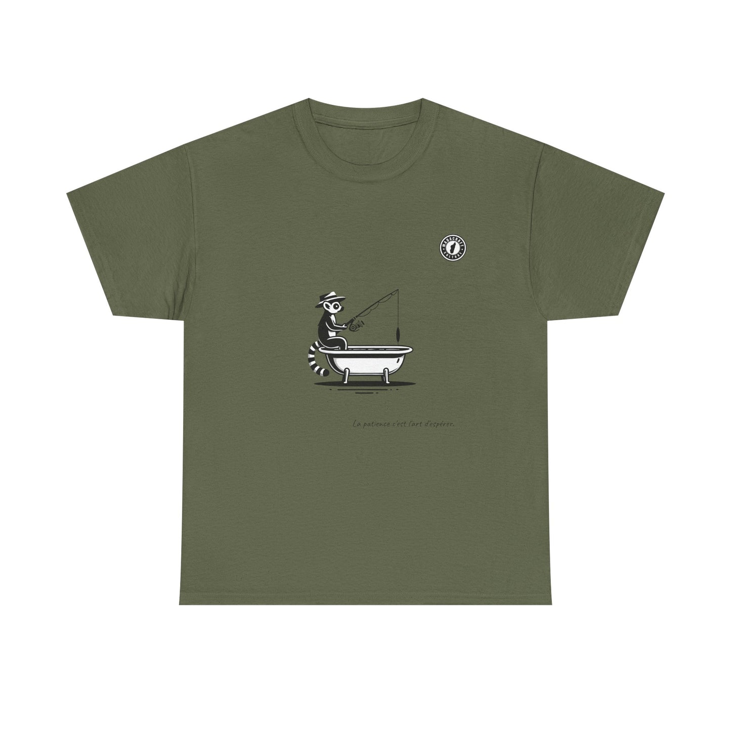 T-Shirt Lémurien Pêcheur – L’Art de la Patience 🎣