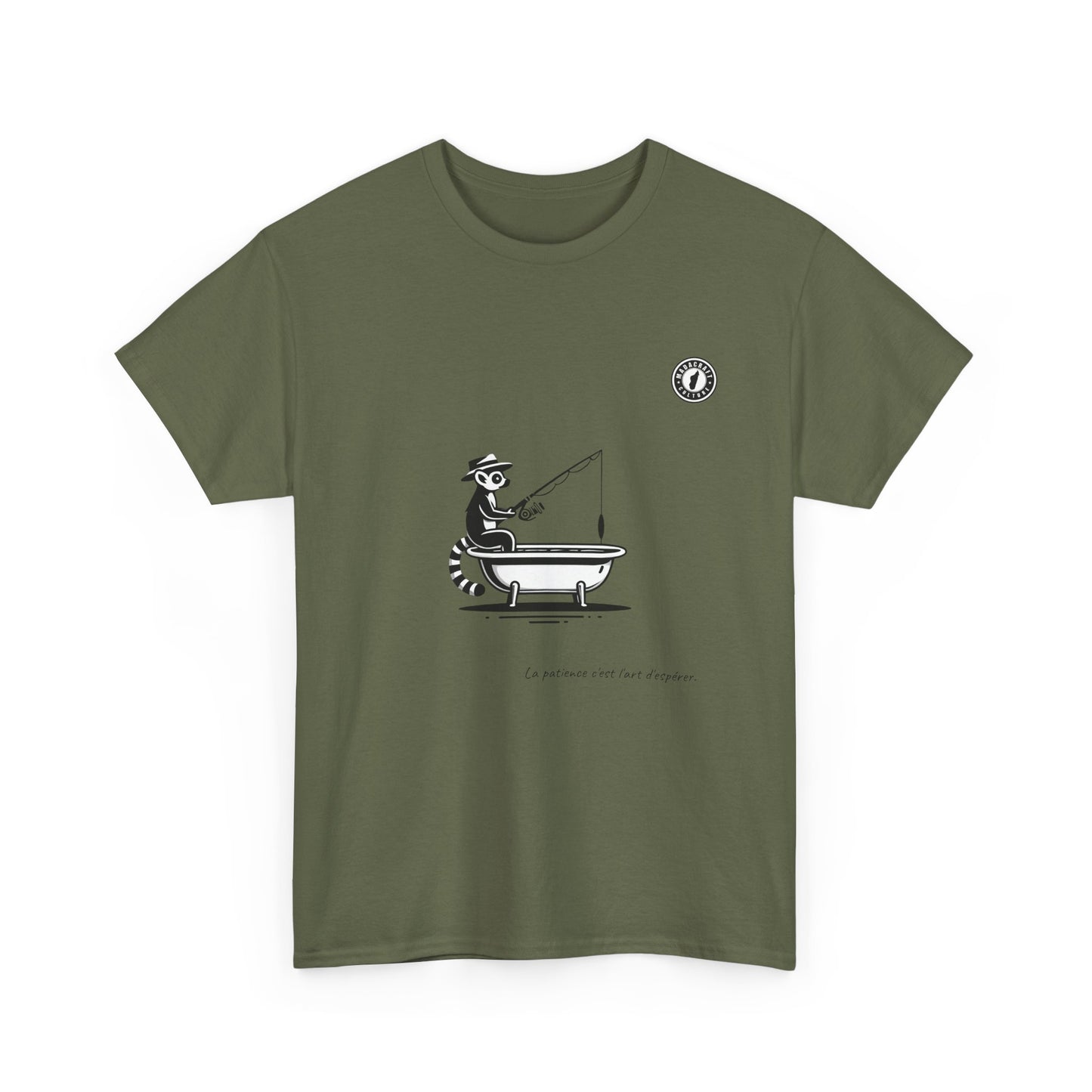 T-Shirt Lémurien Pêcheur – L’Art de la Patience 🎣